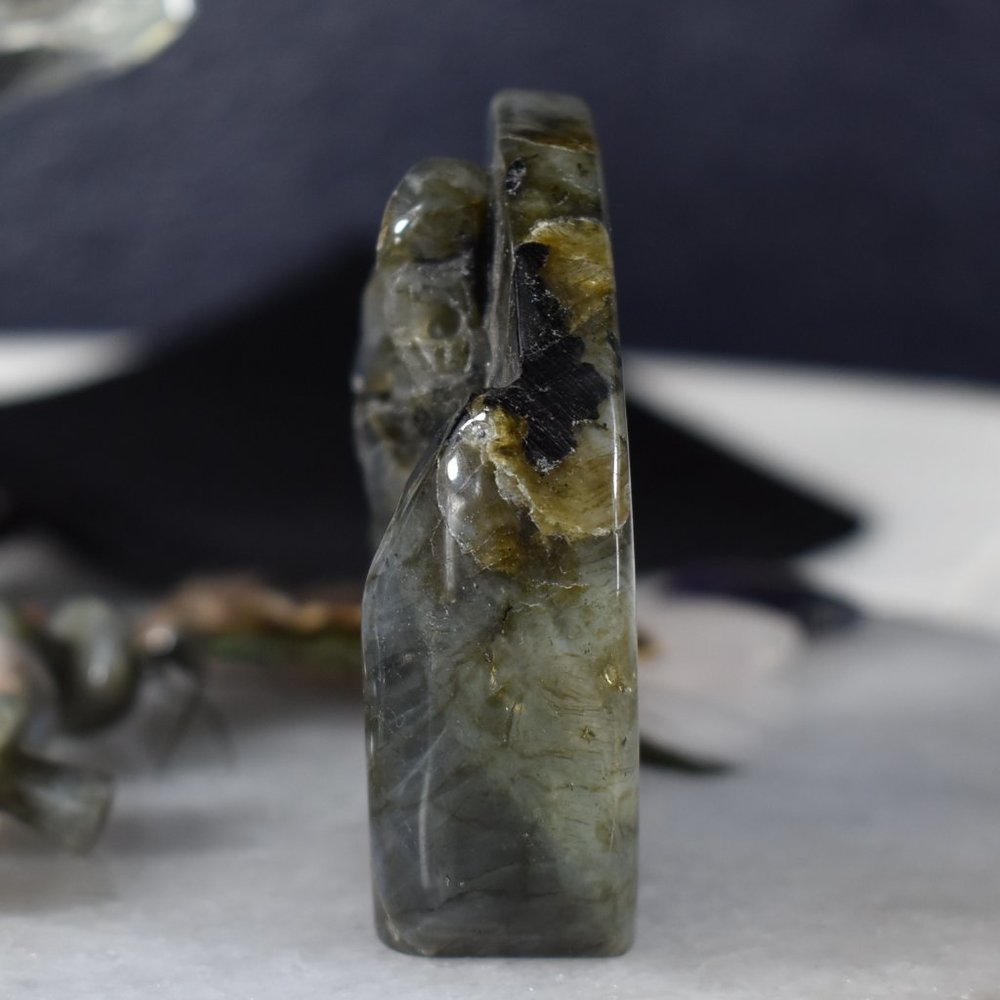 Flash Labradorite Dragon Head - Picture 8 of 12